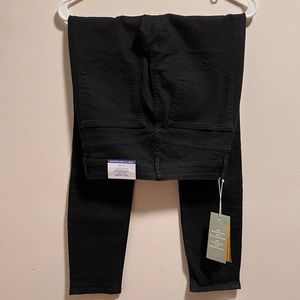 Black denim skinny jeans NWT